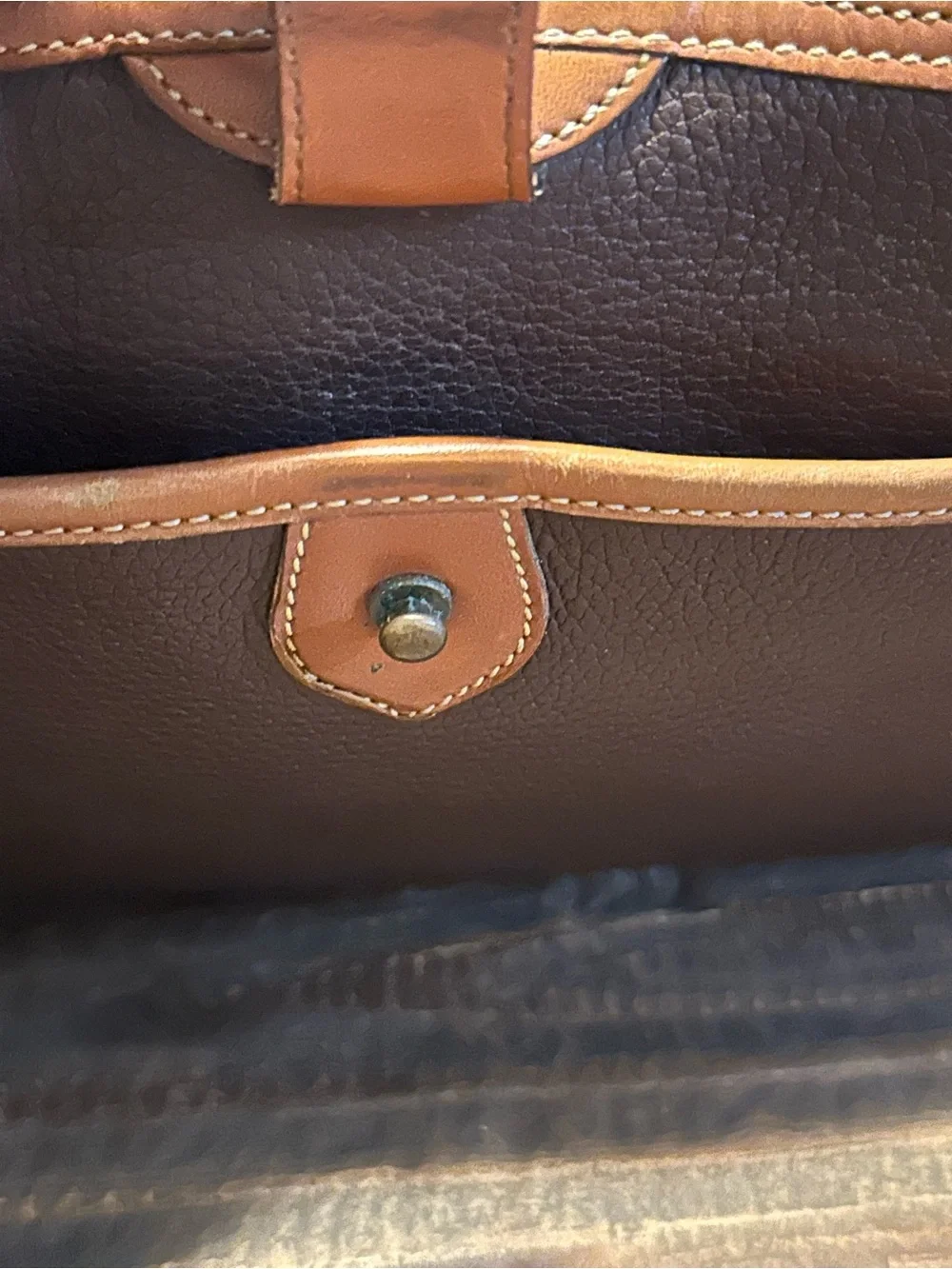 Vintage Dooney & Bourke Essex AWL Brown British Tan Leather Crossbody